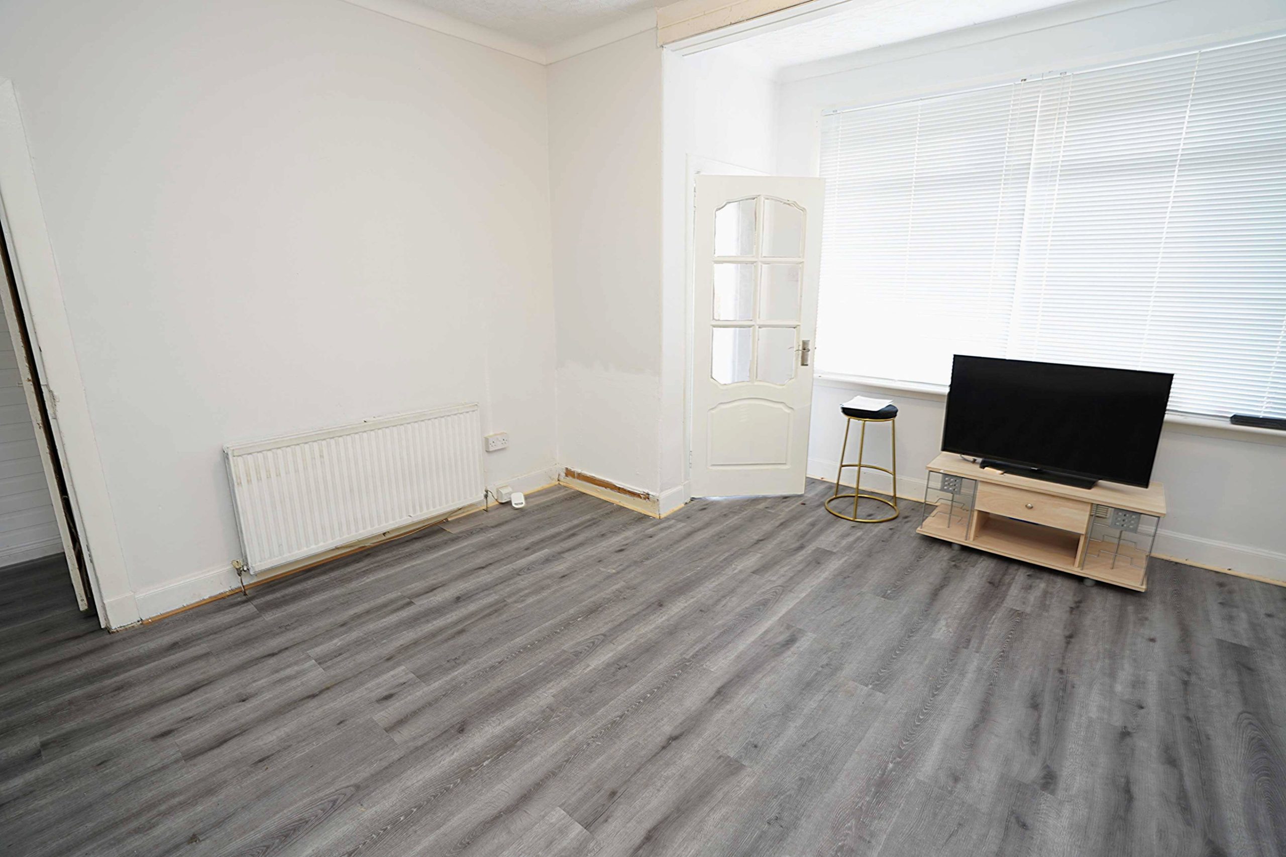 Burns Crescent, Harthill, Shotts, ML7 5QY